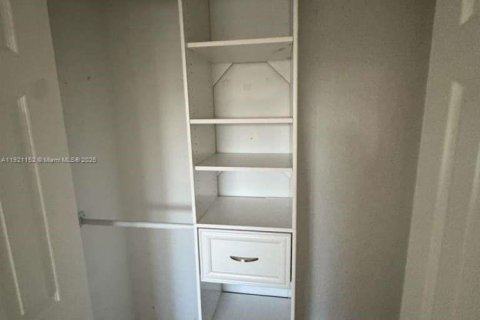 Adosado en alquiler en Miami, Florida, 3 dormitorios, 133.78 m2 № 1974208 - foto 7