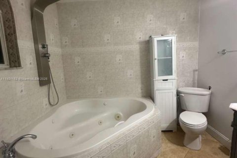Adosado en alquiler en Miami, Florida, 3 dormitorios, 133.78 m2 № 1974208 - foto 10
