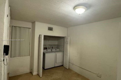 Adosado en alquiler en Miami, Florida, 3 dormitorios, 133.78 m2 № 1974208 - foto 17