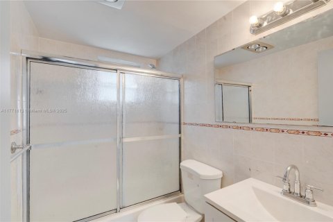 House in Miramar, Florida 2 bedrooms, 94.76 sq.m. № 1865073 - photo 22