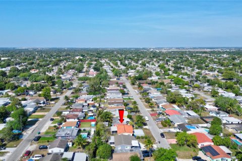 House in Miramar, Florida 2 bedrooms, 94.76 sq.m. № 1865073 - photo 30