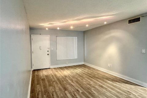 Copropriété à louer à Orlando, Floride: 2 chambres, 77.29 m2 № 2101483 - photo 6
