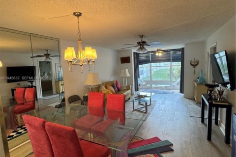 Condo in Sunrise, Florida, 2 bedrooms  № 2003620
