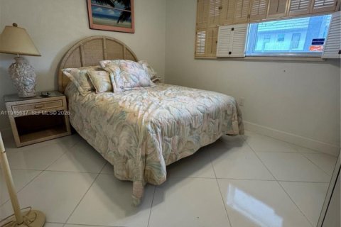 Condo in Sunrise, Florida, 2 bedrooms  № 2003620 - photo 10