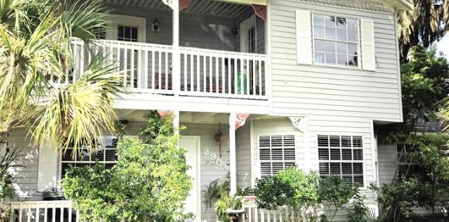 House in Edgewater, Florida 4 bedrooms, 157.56 sq.m. № 1903785