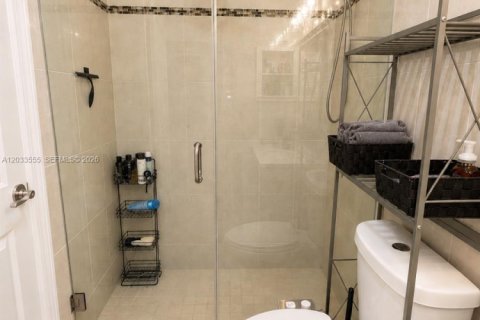 Купить таунхаус в Майами, Флорида 2 спальни, 95.22м2, № 2083612 - фото 10