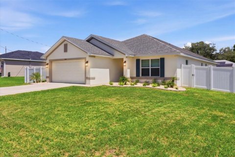 Casa en Summerfield, Florida 3 dormitorios, 183.02 m2 № 2120654