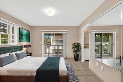 Townhouse in North Miami Beach, Florida 3 bedrooms, 128.21 sq.m. № 1831030 - photo 20