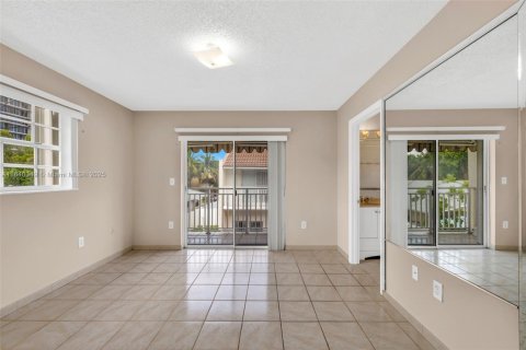 Townhouse in North Miami Beach, Florida 3 bedrooms, 128.21 sq.m. № 1831030 - photo 19