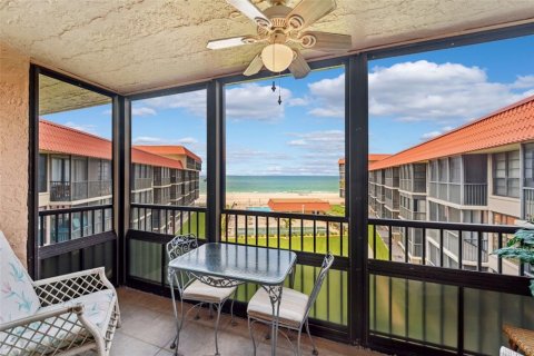 Condo in Redington Shores, Florida, 2 bedrooms  № 1843478 - photo 14