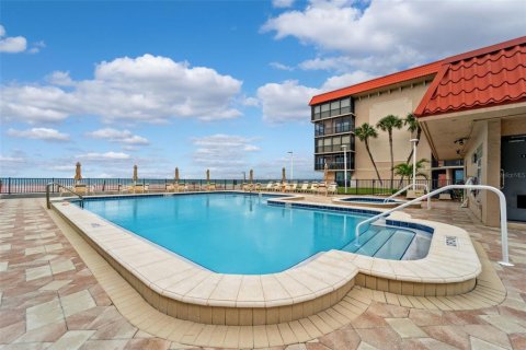 Condo in Redington Shores, Florida, 2 bedrooms  № 1843478 - photo 22