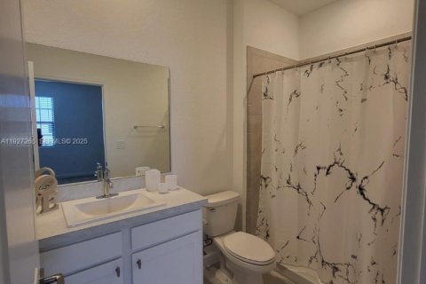 Снять в аренду таунхаус в Флорида-Сити, Флорида 3 спальни, 136.19м2, № 1990721 - фото 21