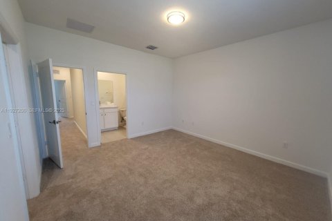 Снять в аренду таунхаус в Флорида-Сити, Флорида 3 спальни, 136.19м2, № 1990721 - фото 19