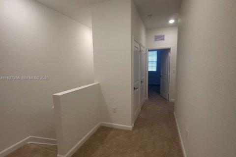 Снять в аренду таунхаус в Флорида-Сити, Флорида 3 спальни, 136.19м2, № 1990721 - фото 12