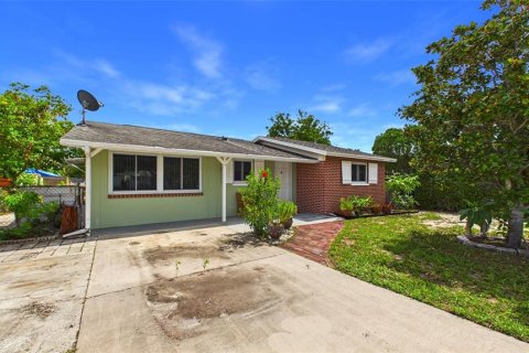 Casa en venta en Clearwater, Florida, 2 dormitorios, 97.83 m2 № 2209324 - foto 2