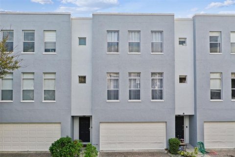 Townhouse in Tampa, Florida 3 bedrooms, 198.9 sq.m. № 2277855