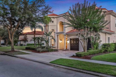 House in Four Corners, Florida 5 bedrooms, 417.04 sq.m. № 2207850 - photo 4
