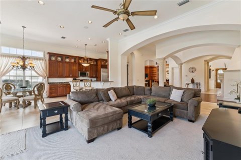 House in Four Corners, Florida 5 bedrooms, 417.04 sq.m. № 2207850 - photo 16
