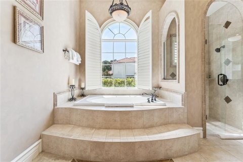 House in Four Corners, Florida 5 bedrooms, 417.04 sq.m. № 2207850 - photo 25