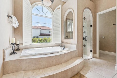 House in Four Corners, Florida 5 bedrooms, 417.04 sq.m. № 2207850 - photo 27