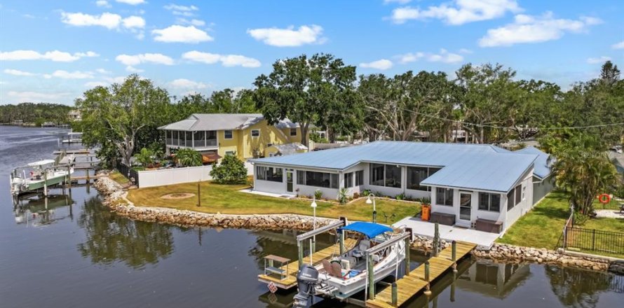 Casa en Ruskin, Florida 3 dormitorios, 231.88 m2 № 1681774