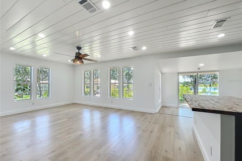 House in Floral City, Florida 5 bedrooms, 171.68 sq.m. № 1803428 - photo 13