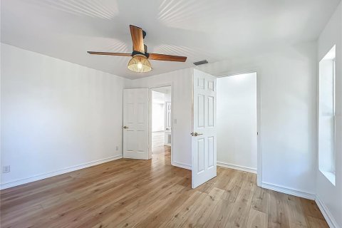 House in Floral City, Florida 5 bedrooms, 171.68 sq.m. № 1803428 - photo 23