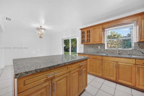 Купить виллу или дом в Майами, Флорида 4 спальни, 150.5м2, № 1999409 - фото 15