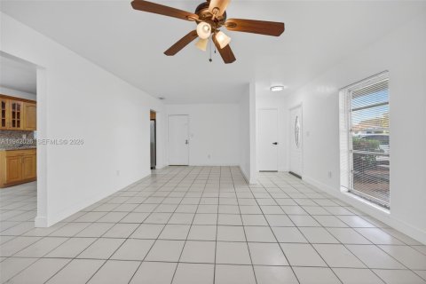 Купить виллу или дом в Майами, Флорида 4 спальни, 150.5м2, № 1999409 - фото 7