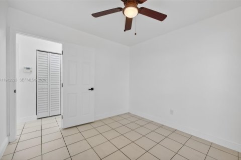 Купить виллу или дом в Майами, Флорида 4 спальни, 150.5м2, № 1999409 - фото 30