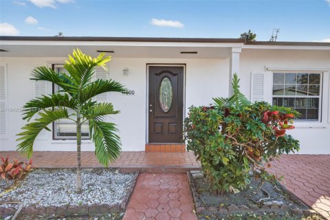 Купить виллу или дом в Майами, Флорида 4 спальни, 150.5м2, № 1999409 - фото 3