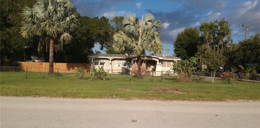 Propiedad comercial en Okeechobee, Florida 307.88 m2 № 690659