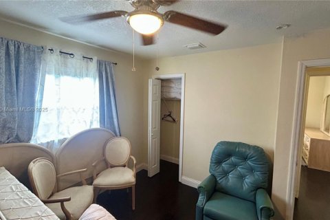 House in Lauderhill, Florida 3 bedrooms, 86.96 sq.m. № 1887206 - photo 21