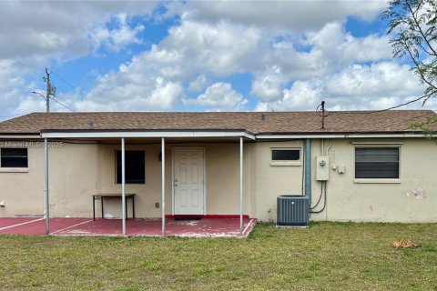 House in Lauderhill, Florida 3 bedrooms, 86.96 sq.m. № 1887206 - photo 28