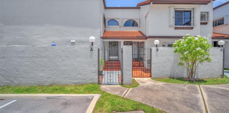 Condo à Miami, Floride, 3 chambres № 1802661