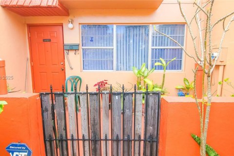 Touwnhouse à vendre à Lauderhill, Floride: 2 chambres, 101.82 m2 № 1712621 - photo 2