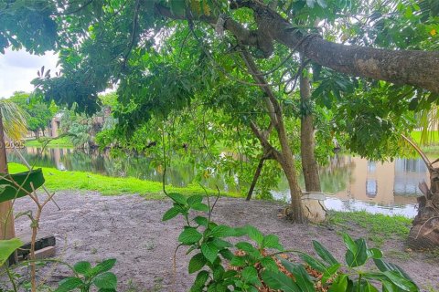 Touwnhouse à vendre à Lauderhill, Floride: 2 chambres, 101.82 m2 № 1712621 - photo 13