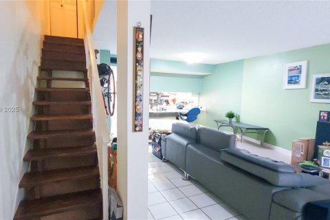 Touwnhouse à vendre à Lauderhill, Floride: 2 chambres, 101.82 m2 № 1712621 - photo 5