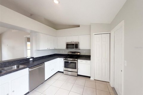 Villa ou maison à vendre à Clermont, Floride: 3 chambres, 107.3 m2 № 2399134 - photo 2