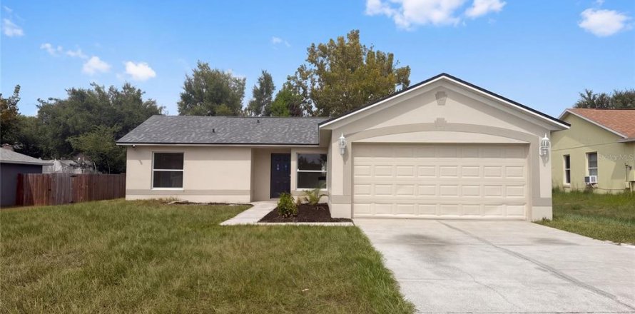 Villa ou maison à Clermont, Floride 3 chambres, 107.3 m2 № 2399134