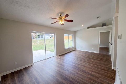 Villa ou maison à vendre à Clermont, Floride: 3 chambres, 107.3 m2 № 2399134 - photo 3