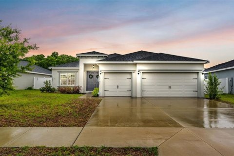 Casa en Polk City, Florida 4 dormitorios, 212.1 m2 № 2213556