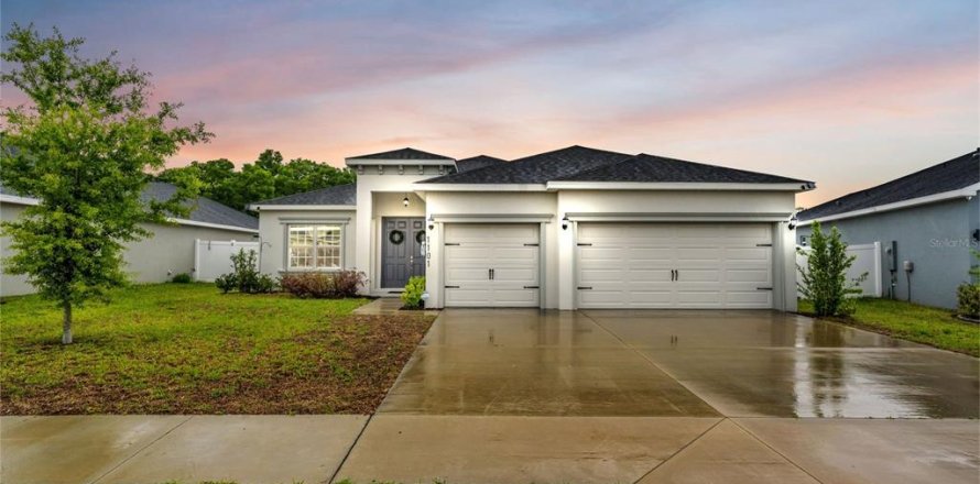 Villa ou maison à Polk City, Floride 4 chambres, 212.1 m2 № 2213556