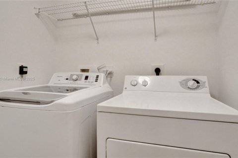 Condominio en venta en Aventura, Florida, 2 dormitorios, 139.82 m2 № 1993906 - foto 30