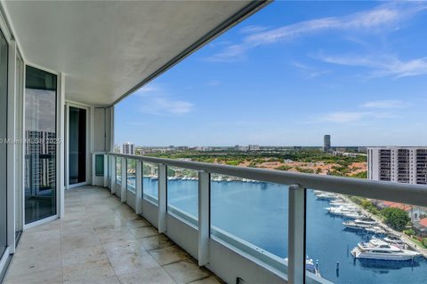 Condominio en venta en Aventura, Florida, 2 dormitorios, 139.82 m2 № 1993906 - foto 2