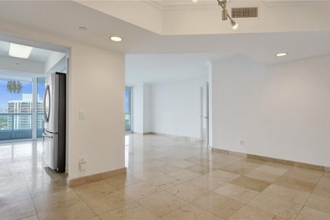 Condominio en venta en Aventura, Florida, 2 dormitorios, 139.82 m2 № 1993906 - foto 10