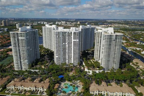 Condominio en venta en Aventura, Florida, 2 dormitorios, 139.82 m2 № 1993906 - foto 3
