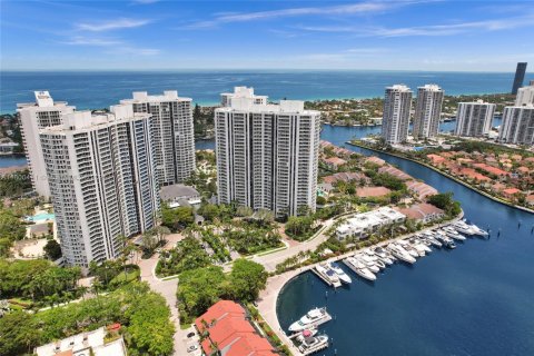 Condominio en venta en Aventura, Florida, 2 dormitorios, 139.82 m2 № 1993906 - foto 4