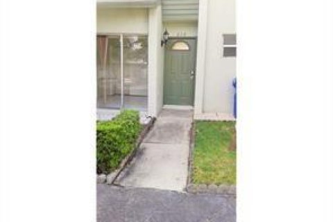 Touwnhouse à louer à Deerfield Beach, Floride: 3 chambres, 104.24 m2 № 2249976 - photo 2