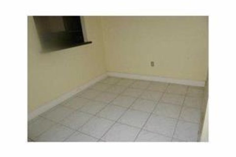 Touwnhouse à louer à Deerfield Beach, Floride: 3 chambres, 104.24 m2 № 2249976 - photo 3